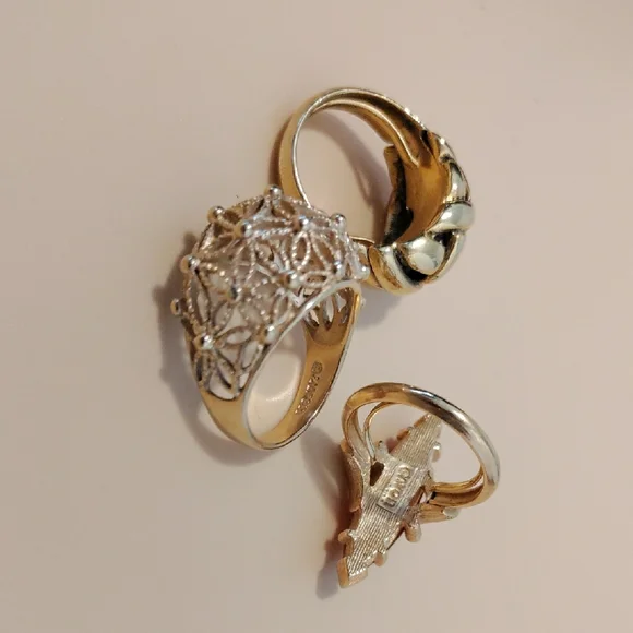 Chic Gold Women's Ring Trio - Picture 5 of 6